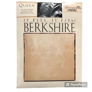 Vintage Berkshire sealed Navy Petite/Q Queen Full Figure Pantyhose
